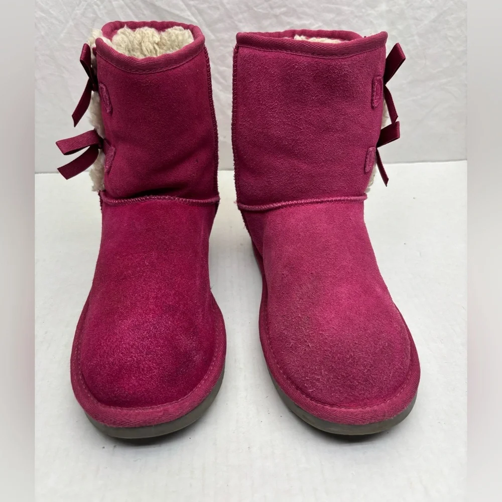 Koolaburra by Ugg Suede Shearling-Lined Ankle Boots SZ 4 big girl, box 18